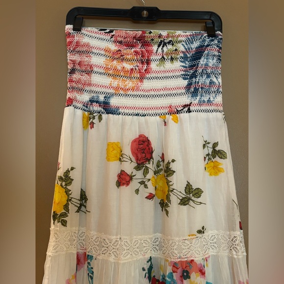 Women’s Strapless Floral and Crochet Summer Dress Medium NWOT - Picture 4 of 9